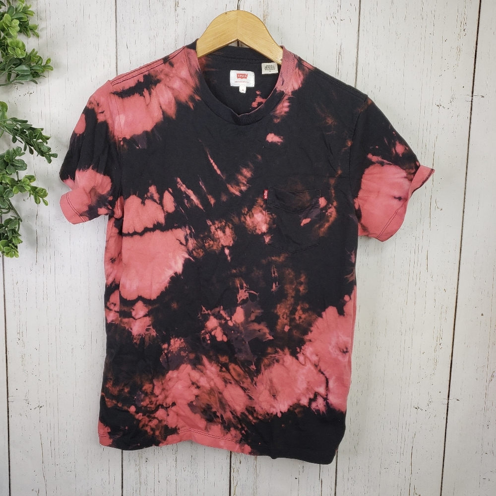 LEVI'S black bleach dye tshirt medium